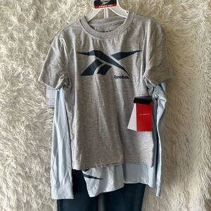 New kids 3 piece set Reebok Heather 2- Tees with Navy Logo and pants size 6